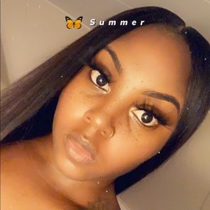 Meet your Posher, Danae